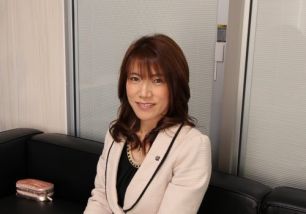 野田 康代