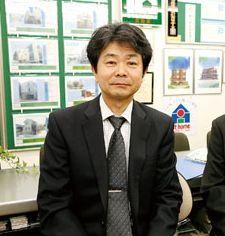 店内、接客カウンターにて。お気軽にお立ち寄り下さい!