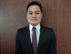 當前 綾人