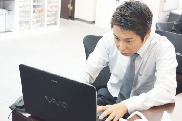 西谷 俊
