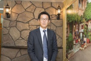 山辺 哲郎