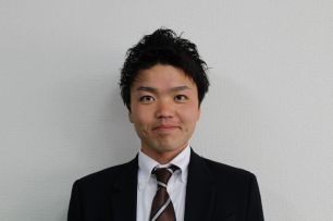 宇山 輝