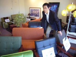 住まい繋がりで家具[ソファ]も販売しています♪店内ショールームにて　www.pluslivingc.com