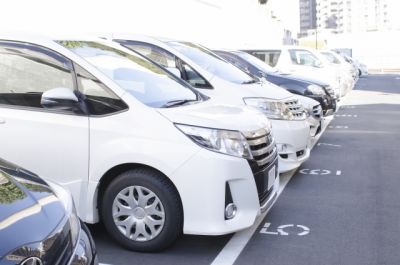 許しがたい賃貸物件の違法駐車 どう対処するのが効果的 不動産コラムサイト いえらぶコラム