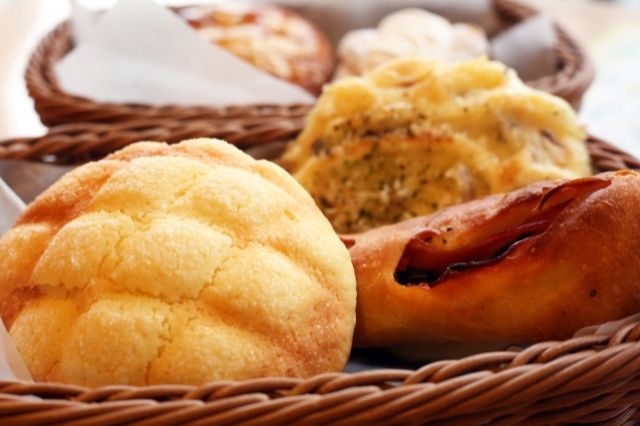 ダイエット パンとご飯どっちが太る 気になるカロリーは 不動産コラムサイト いえらぶコラム